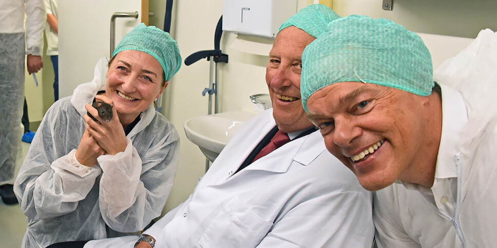 His Majesty King Harald V of Norway visited May-Britt and Edvard Moser in their laboratory last year.