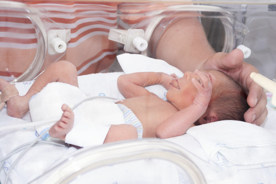 Both extremely preterm infants and those born just three weeks prematurely lag behind in language development, according to a new study. But not to the same degree.