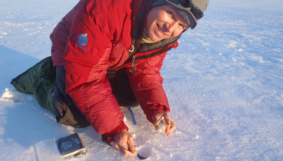 Jan Even Øie Nilsen from the Bjerknes Centre and the Institute of Marine Research was one of the skiers who volunteered to help Harald in Easter last year. Equipped with a spoon and plastic bags, he took snow samples along the so-called heavy water route from Ustaoset to Rjukan. The name refers to an event during the second world war, when a group of young men skied across the mountains to blow up a factory producing heavy water.