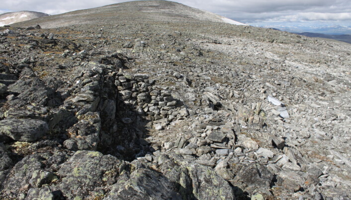 The remains of a stone shelter built in the area, not yet dated. The remains of a stone shelter built in the area, not yet dated.