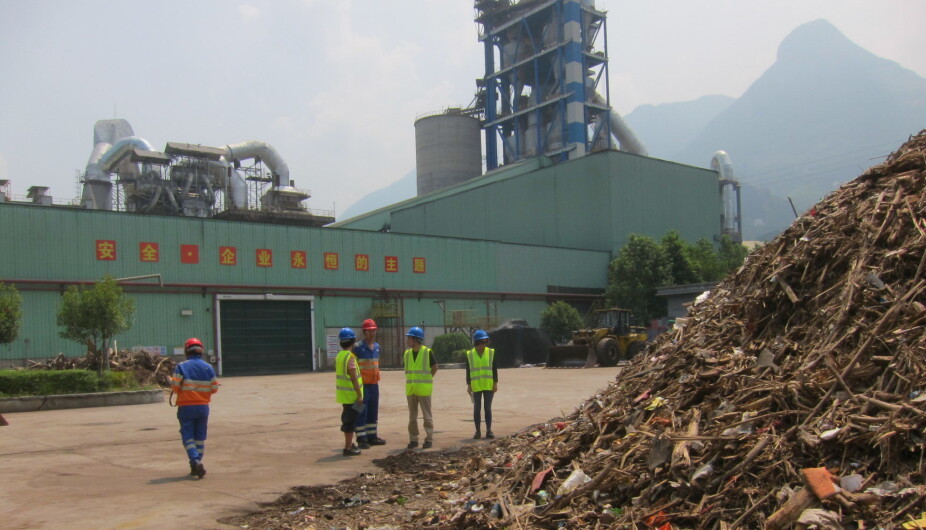 The landfill site at Nakon Nayok in Thailand contains 42 percent plastic. There are 2,500 such sites in Thailand together containing 190 million tons of accumulated plastic waste.