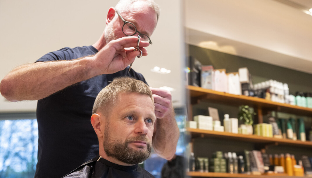 Norwegian Health minister Bent Høie having a hair cut on April 27 as Norway started easing up on lock down measures allowing hair dressers to stay open from that day. Norwegian Health minister Bent Høie having a hair cut on April 27 as Norway started easing up on lock down measures allowing hair dressers to stay open from that day.