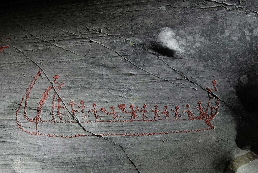 More than three thousand figures have been carved into rock found in the innermost reaches of Alta Fjord in Finnmark, in northern Norway. Some of the pictures show seafaring Bronze Age people. This ship is very similar to ships that can be seen in Østfold and elsewhere in Norway and Sweden. The ship’s crew are clearly seen in the petroglyphs. There’s a helmsman at the back, with a lookout at the front. The images confirm that there was a maritime culture 3000 years ago as north as Finnmark County. More than three thousand figures have been carved into rock found in the innermost reaches of Alta Fjord in Finnmark, in northern Norway. Some of the pictures show seafaring Bronze Age people. This ship is very similar to ships that can be seen in Østfold and elsewhere in Norway and Sweden. The ship’s crew are clearly seen in the petroglyphs. There’s a helmsman at the back, with a lookout at the front. The images confirm that there was a maritime culture 3000 years ago as north as Finnmark County.