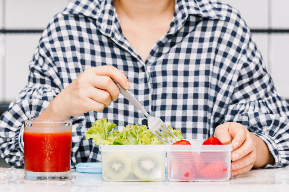 Women with higher education eat the most fruit, new research shows. The results are published in PLOS One.