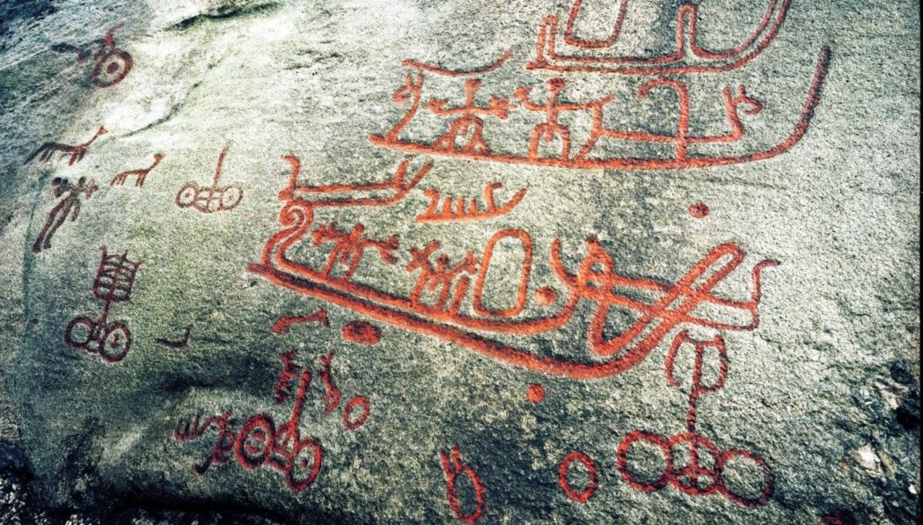 The petroglyphs in Begby just outside Fredrikstad, in southeastern Norway, clearly depict wagons pulled by animals. It’s a fairly clear message that people used wagons here as early as 3000 years ago.