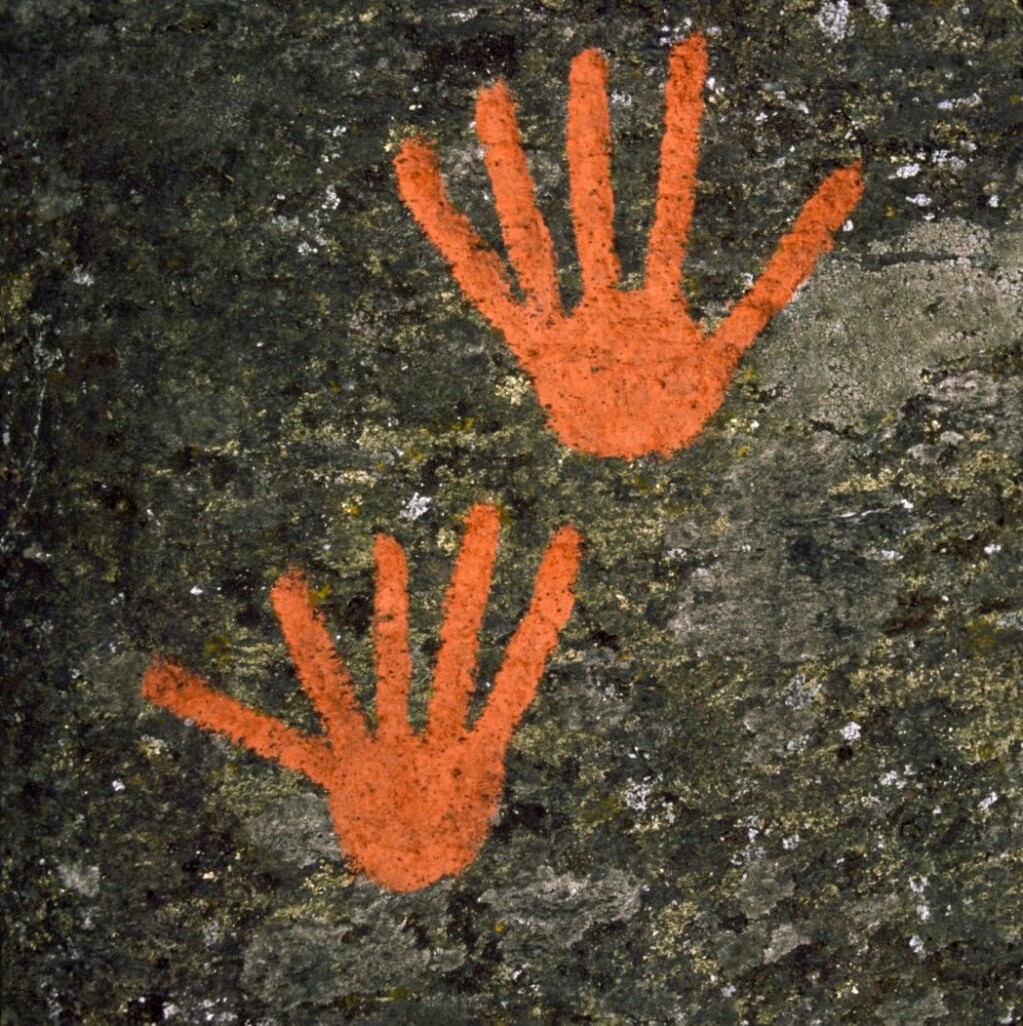 I was here! Maybe that's what a human in Rogaland 3000 years ago was trying to tell us. Petroglyphs tell stories that give us a glimpse into a distant past —a past and a society that archaeologists are now beginning to understand a little better. Maybe these people were less different from us than what we have imagined. I was here! Maybe that's what a human in Rogaland 3000 years ago was trying to tell us. Petroglyphs tell stories that give us a glimpse into a distant past —a past and a society that archaeologists are now beginning to understand a little better. Maybe these people were less different from us than what we have imagined.