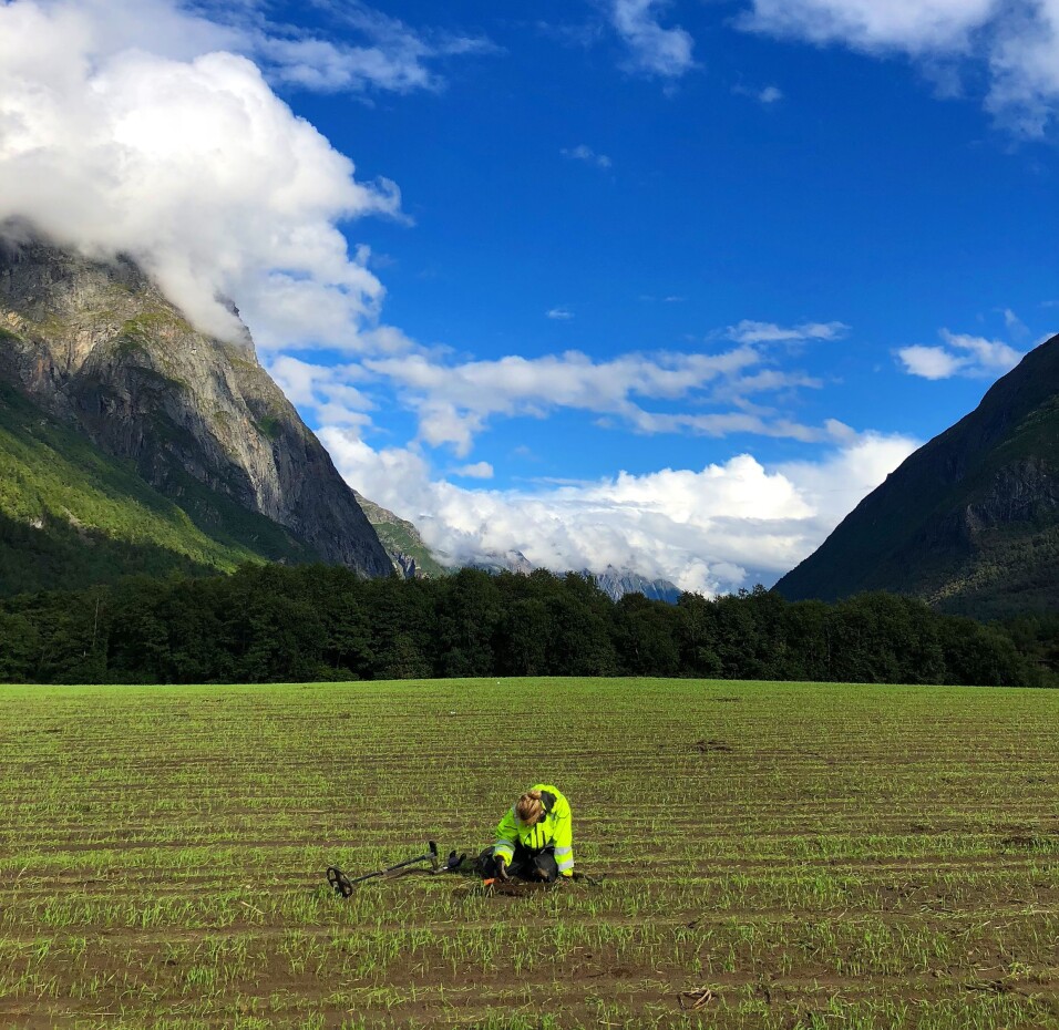 Caroline Fredriksen gets results with the metal detector.