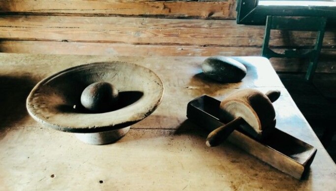 Different kinds of hand mills at the Borgarsyssel Museum. Different kinds of hand mills at the Borgarsyssel Museum.