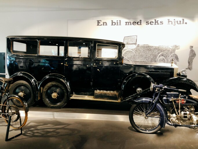 Only one prototype of the big Mustad car – nicknamed ‘Giganten’ (the giant) – was built, but it contained several advanced solutions such as a hardtop and brakes on all four rear wheels. The car also had headlights that followed the right and left wheel movements in the front. Only one prototype of the big Mustad car – nicknamed ‘Giganten’ (the giant) – was built, but it contained several advanced solutions such as a hardtop and brakes on all four rear wheels. The car also had headlights that followed the right and left wheel movements in the front.