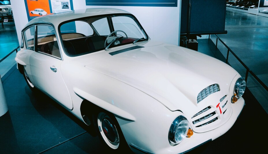 The fiberglass bodywork and sporty design gave the Troll a special place in Norwegian automobile history. The car in the photo was recovered from a scrap dealer in the United States and brought to Norway in 1995 for restoration.