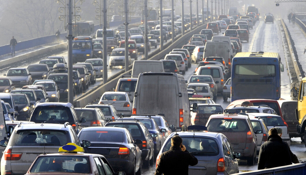 Traffic in densely populated areas such as the USA, Northern Europe and Southeast Asia creates the most floating microplastics. It is transported by wind as far as the Arctic, according to new Norwegian research. Traffic in densely populated areas such as the USA, Northern Europe and Southeast Asia creates the most floating microplastics. It is transported by wind as far as the Arctic, according to new Norwegian research.