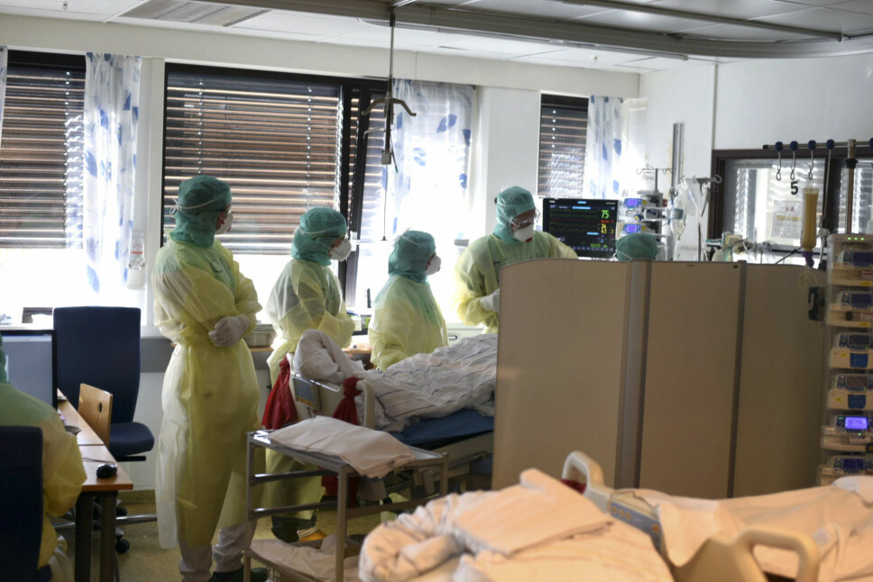 From the covid post at Vestre Viken HF, Bærum hospital in Norway. Staff are wearing personal protective equipment during treatment of a corona-infected patient in April.