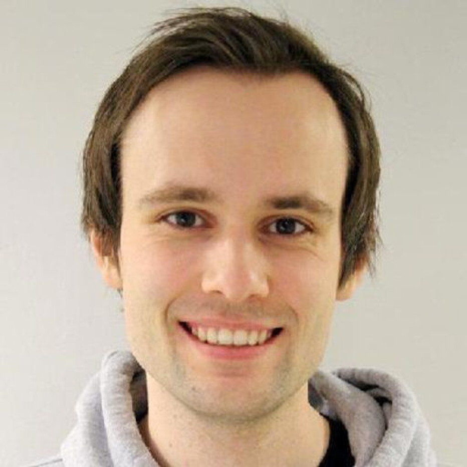 Torstein Nesse's articles showed that it is possible to use atoms instead of light to create even smaller nanoscale patterns – at least in computer simulations.