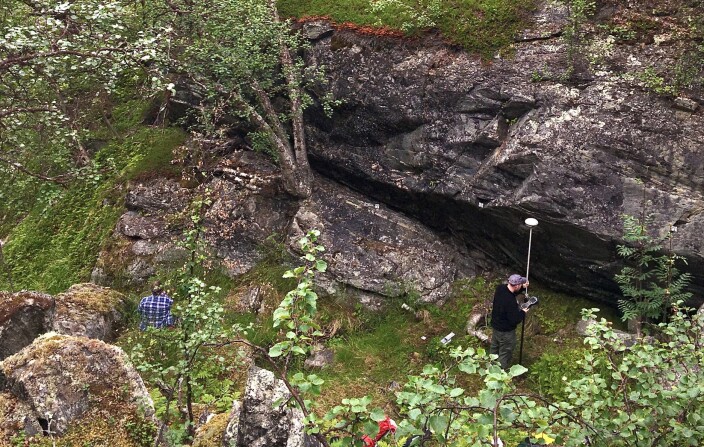This is the area where the finds were made, beneath the cliff overhang. This is the area where the finds were made, beneath the cliff overhang.