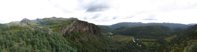 Part of the Ritlands Crater in Rogaland. A meteorite about 100 metres in diameter slammed down here a little over 500 million years ago. The crater is 2,500 metres wide and 350 metres deep. The Research Council of Norway has financed an investigation of the crater. Part of the Ritlands Crater in Rogaland. A meteorite about 100 metres in diameter slammed down here a little over 500 million years ago. The crater is 2,500 metres wide and 350 metres deep. The Research Council of Norway has financed an investigation of the crater.