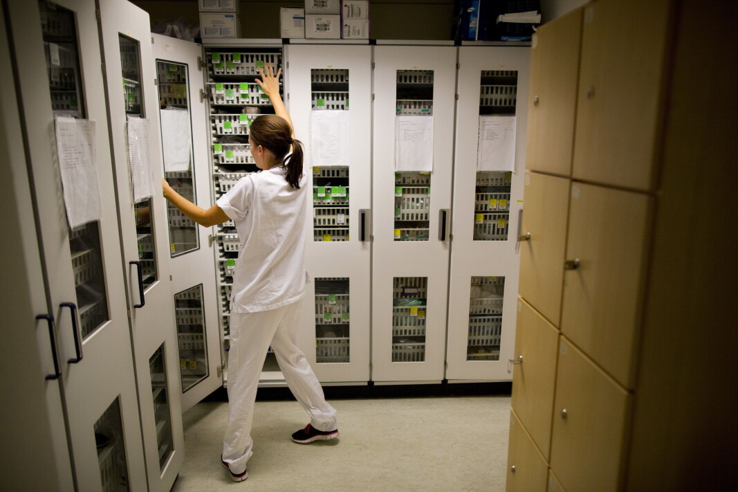 Nurses are among the workers who have to work at night. Are women affected differently than men by night shifts? Nurses are among the workers who have to work at night. Are women affected differently than men by night shifts?