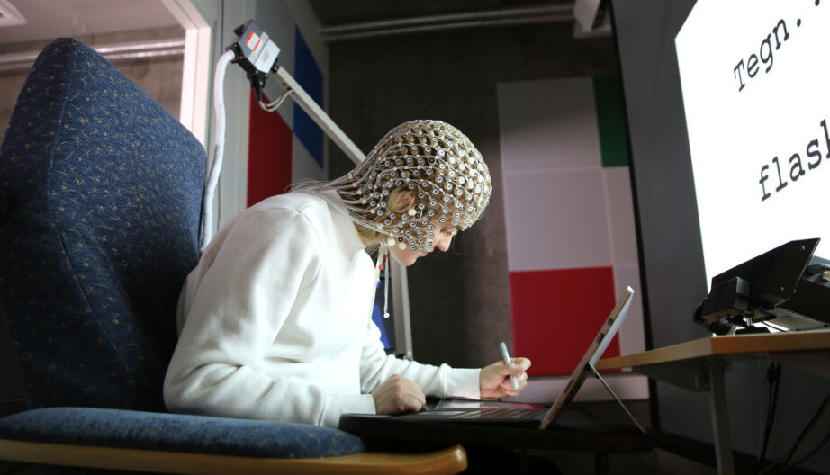 Notes written and drawn by hand make it easier for the brain to see connections because you may create arrows, boxes and keywords that make it easier to get a holistic understanding.