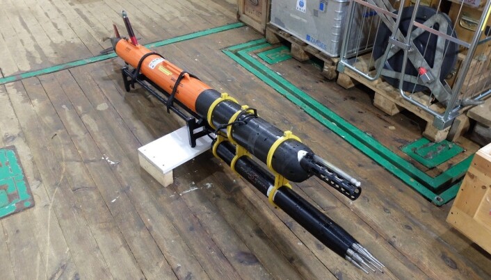 LAUV Harald, carrying the microstructure sensor (AKA the shock absorber). LAUV Harald, carrying the microstructure sensor (AKA the shock absorber).