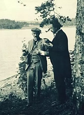 Albert Einstein and Victor Moritz Goldschmidt in conversation during an excursion when Einstein visited Oslo in 1920.