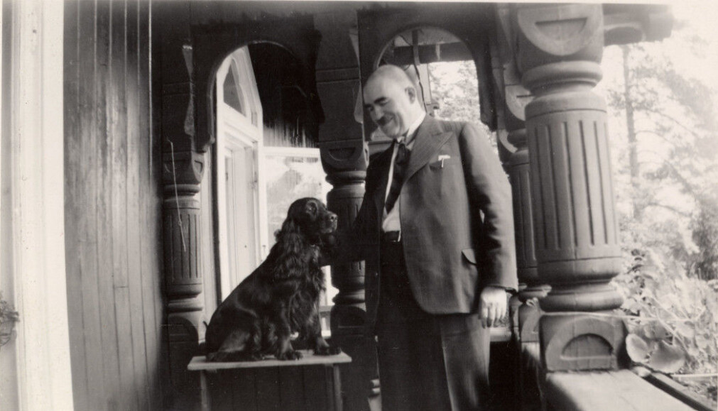 Goldschmidt photographed in 1938. Only a few years later he was rescued from ending up in Hitler's concentration camps at the last minute. Goldschmidt photographed in 1938. Only a few years later he was rescued from ending up in Hitler's concentration camps at the last minute.
