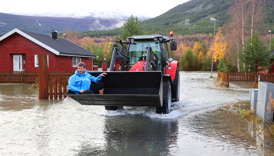 Spring is the high season for floodings, but in 2018 Skjåk was surprised by a spring flooding during late autumn. Spring is the high season for floodings, but in 2018 Skjåk was surprised by a spring flooding during late autumn.