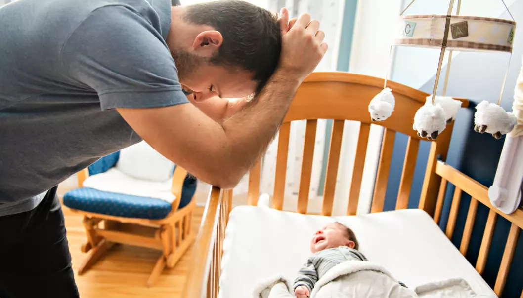 If a new mother experiences symptoms of depression, social and health services should also check on the fathers, says researcher Eivor Fredriksen.