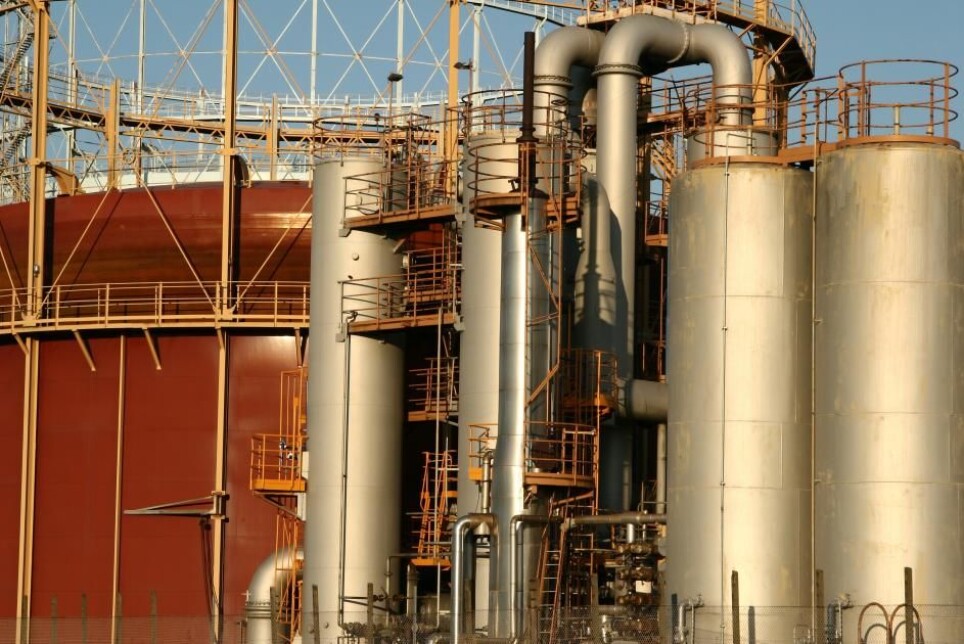 Thermochemical storage can trap and retain waste heat.