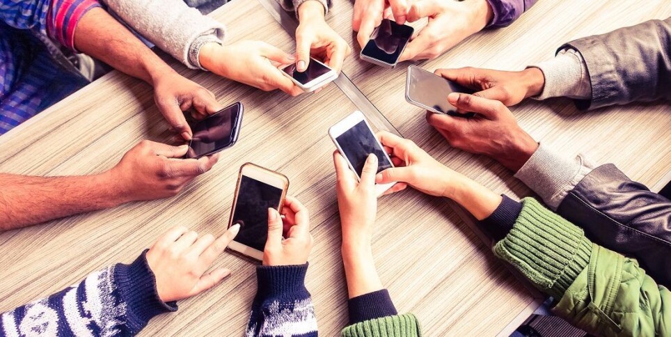 All kinds of activities have become connected to how we use our smartphones. But it’s a myth that we’re constantly on our cell phone when we’re with other people, according to Norwegian researchers.