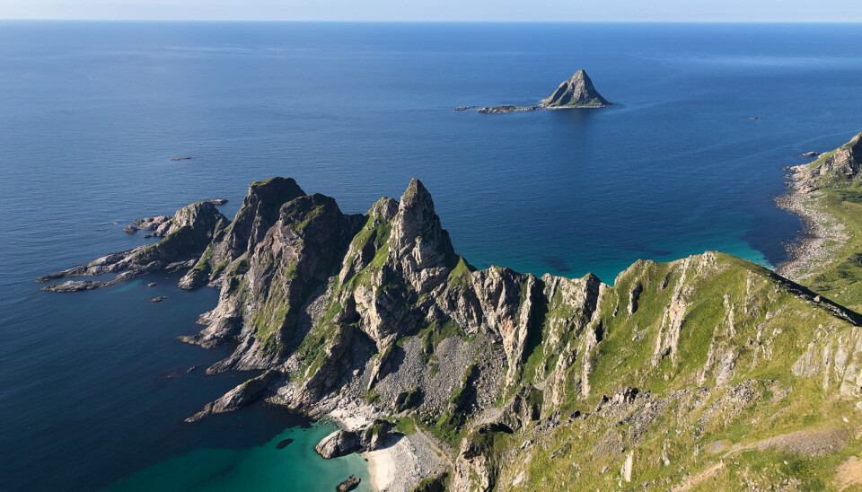 Attractive images on Facebook, for example, increase interest in outdoor pursuits in the same way today as the magazine articles during the interwar period. View from Måtinden on Andøya island.