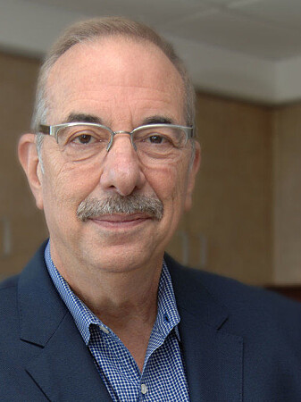 “If RNA vaccines prove to be safe, then RNA drugs that give cancer cells back their natural proteins may be the next step,” says Professor Bruce Zetter. “If RNA vaccines prove to be safe, then RNA drugs that give cancer cells back their natural proteins may be the next step,” says Professor Bruce Zetter.