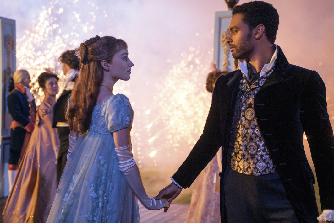 From a ballroom scene in the Bridgerton TV series: The series has received a lot of attention for its beautiful clothes. Were any of them in style in Norway then, too? From a ballroom scene in the Bridgerton TV series: The series has received a lot of attention for its beautiful clothes. Were any of them in style in Norway then, too?