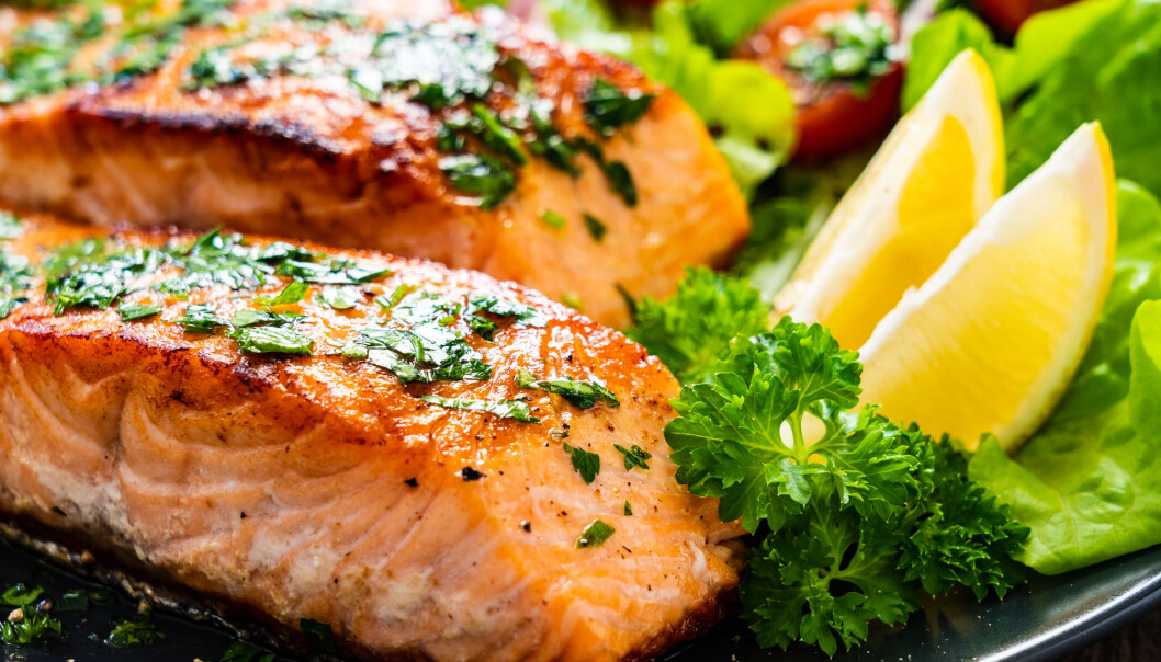 Norwegian salmon is often served at Swedish dinner tables. But many Swedes are sceptical about the health and other benefits of consuming farmed fish. A new assessment of Norwegian farmed salmon examines a number of scientific issues. Norwegian salmon is often served at Swedish dinner tables. But many Swedes are sceptical about the health and other benefits of consuming farmed fish. A new assessment of Norwegian farmed salmon examines a number of scientific issues.