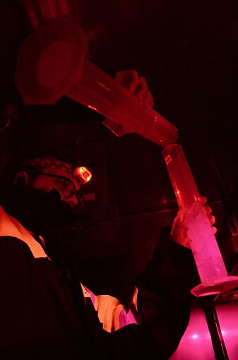 The DNA is sensitive and difficult to work with. This is why we measure water from melted ice cores in the darkness in a cooling room. It is important to measure the amount of water before and after filtration. Maybe it will give us some clue how much life there is? The DNA is sensitive and difficult to work with. This is why we measure water from melted ice cores in the darkness in a cooling room. It is important to measure the amount of water before and after filtration. Maybe it will give us some clue how much life there is?