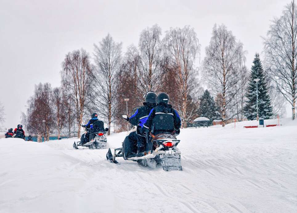 In Ny-Ålesund, a research station about 120 kilometres North-West of Longyearbyen, there is less snowmobile traffic, and consequently the air is much cleaner.