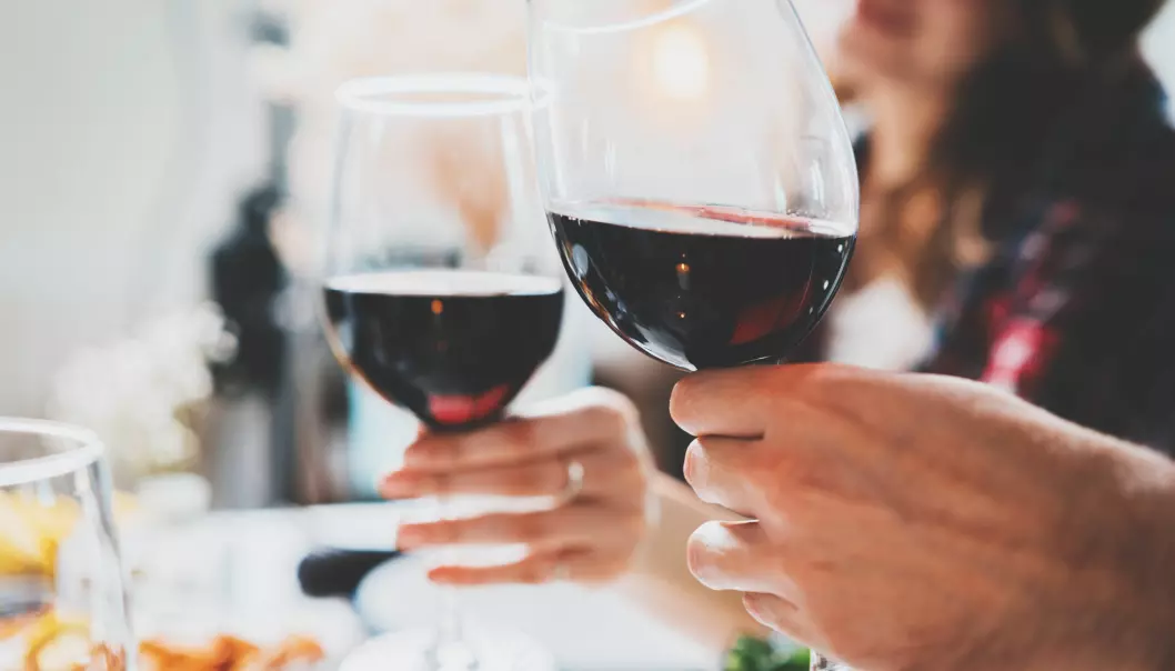 Small changes in the overall levels of alcohol consumption in Norway hide what seems to be larger changes in alcohol consumption within groups of society, accordig to a recent study.