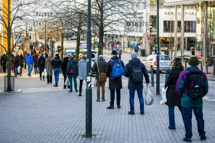 The line for spirits and wine stretched across streets in the municipalities around Oslo.