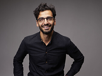 Doctor Kaveh Rashidi takes the time to tell us a little more about how light and sneezing are connected. Doctor Kaveh Rashidi takes the time to tell us a little more about how light and sneezing are connected.