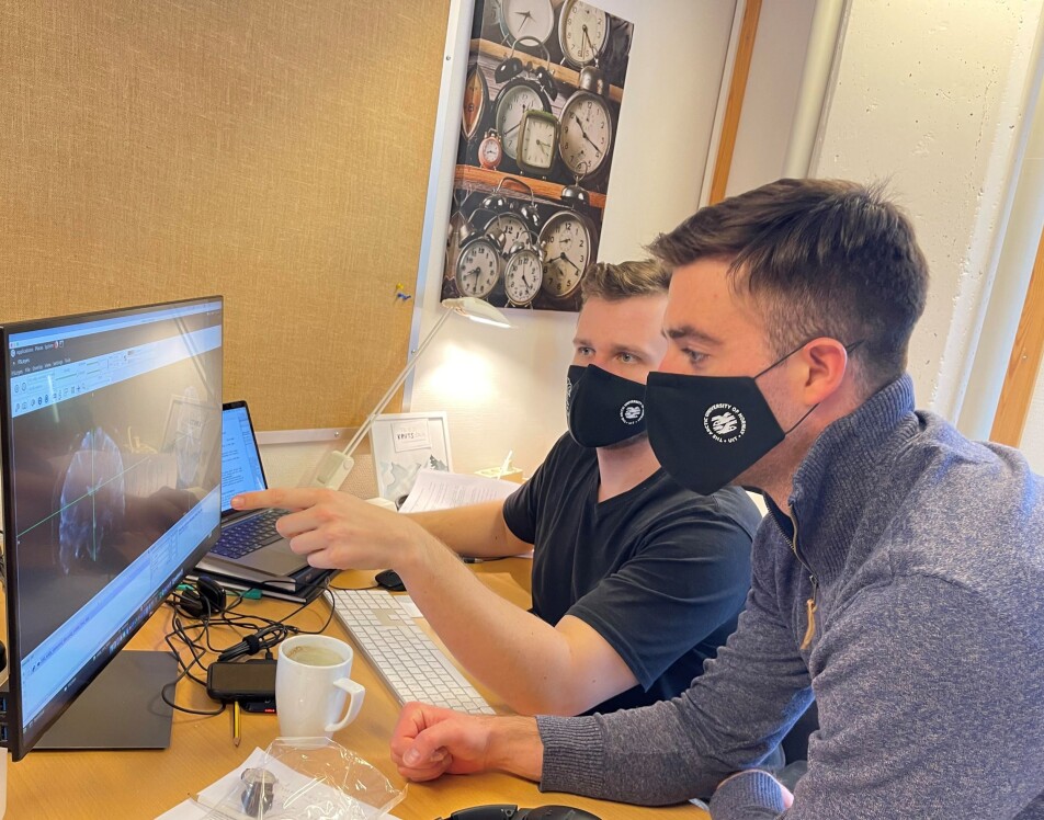 Professor Vincent DeLuca and colleagues, Professor Jason Rothman and postdoctoral researcher Toms Voits, are one of the first research groups to use MRI spectroscopy (MRS) to look at bilingualism.