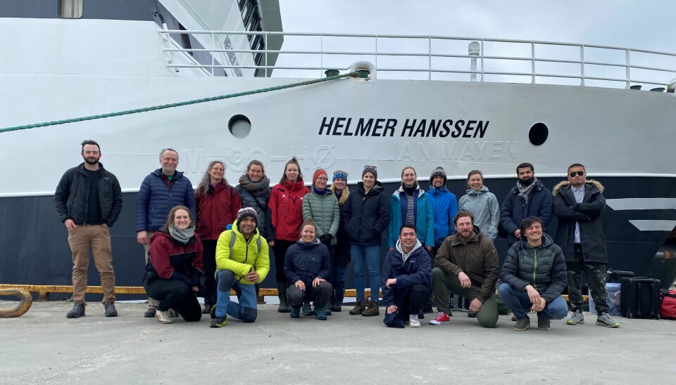 Muhammad Asim (number two from the top right) and the rest of the scientists on RV 'Helmer Hanssen'.