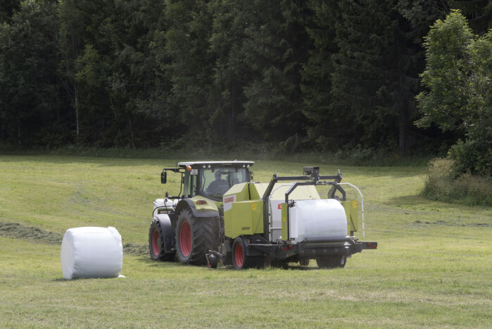 The tractor and round bales have replaced hay racks and muscle power. But if we believe the research, the farmer's weight probably has little to do with that. The tractor and round bales have replaced hay racks and muscle power. But if we believe the research, the farmer's weight probably has little to do with that.