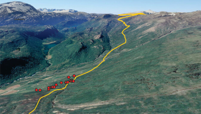 The house ruins (red dots) in the hillside above the Neto summer farms. The Lendbreen trail in yellow. The house ruins (red dots) in the hillside above the Neto summer farms. The Lendbreen trail in yellow.