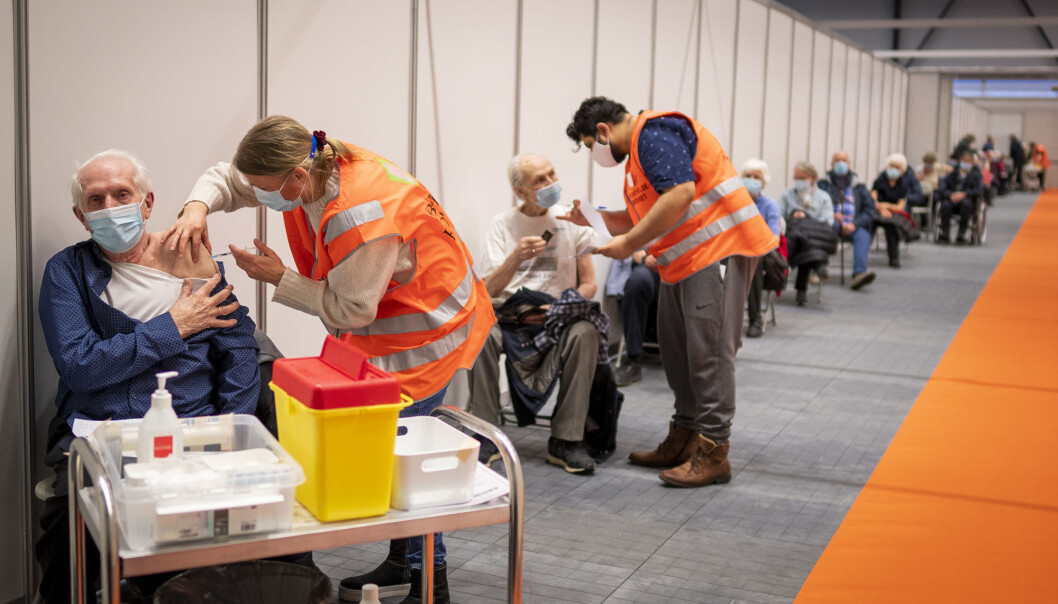 In the oldest age groups around 98 per cent have been vaccinated. Pictured here is Rolf Rambøl (91) receiving his first dose of a Pfizer vaccine in Rud in Bærum this February. In the oldest age groups around 98 per cent have been vaccinated. Pictured here is Rolf Rambøl (91) receiving his first dose of a Pfizer vaccine in Rud in Bærum this February.