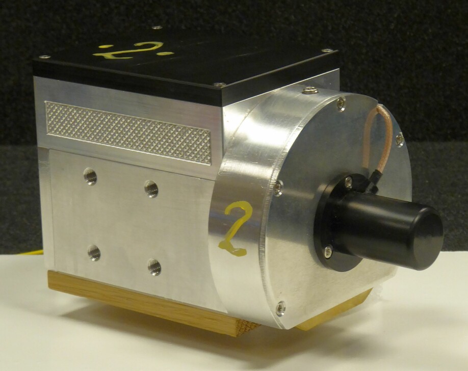 Fig. 1: An FKP is a pocket-size, battery driven, electro-mechanical device which uses a rotating sensor to measure the object of interest (i.e. test sample).
