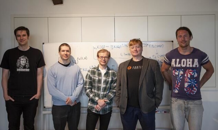 Project leader Paul Arne Østvær together with four of his project participants. From the left: John Christian Ottem, professor at UiO, Dr. Håkon Kolderup, Nikolai Thode Opdan, a master’s degree student at UiO, and Ola Sande, a Ph.D. candidate at UiO.