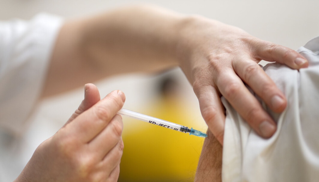 The effect of Covid vaccines will now be systematically tested in people with weakened immune systems in a large research project in Norway. The first 1000 participants received a third Covid vaccine shot this week. The effect of Covid vaccines will now be systematically tested in people with weakened immune systems in a large research project in Norway. The first 1000 participants received a third Covid vaccine shot this week.