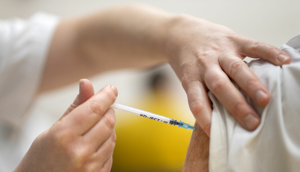 The effect of Covid vaccines will now be systematically tested in people with weakened immune systems in a large research project in Norway. The first 1000 participants received a third Covid vaccine shot this week.