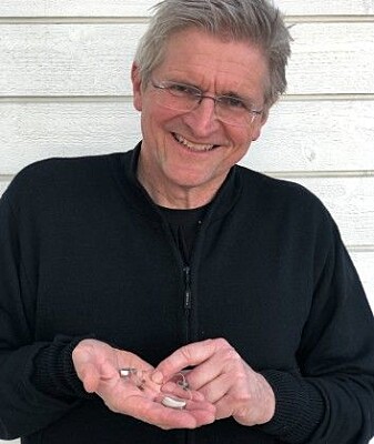 Geir Selbæk is eagerly awaiting a new Norwegian study that will confirm or refute how important hearing loss is for dementia. In the meantime, he has acquired a hearing aid himself. Geir Selbæk is eagerly awaiting a new Norwegian study that will confirm or refute how important hearing loss is for dementia. In the meantime, he has acquired a hearing aid himself.