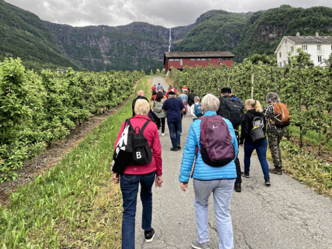 In Hardanger, the tourism industry will turn to more tourists who pay well for the niche offers. The picture is from a side cruise with Alvavoll Fruit and Cider farm as one of the destinations. In Hardanger, the tourism industry will turn to more tourists who pay well for the niche offers. The picture is from a side cruise with Alvavoll Fruit and Cider farm as one of the destinations.