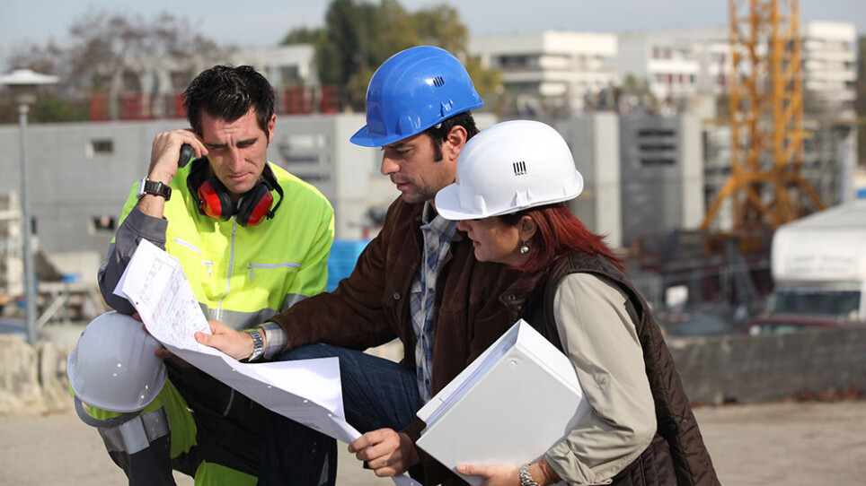 Construction sites are often international workplaces. In Norway, the working language is Norwegian, and Poles who speak Norwegian well can gain a higher status and even serve as interpreters.