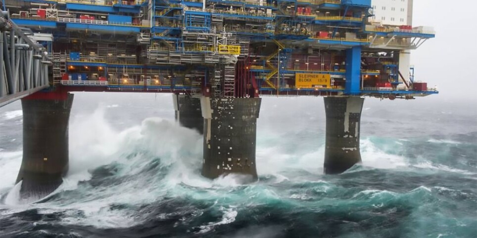 How do strong forces affect large structures?